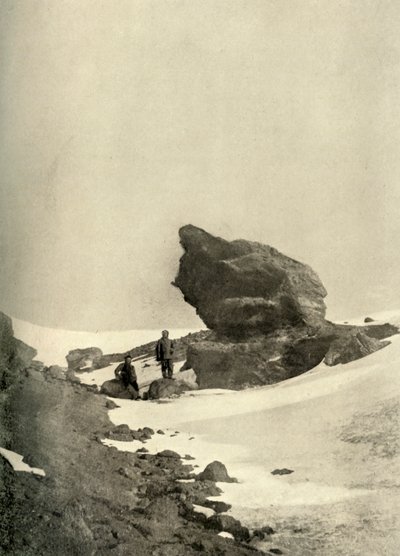 Un grande masso kenyte vicino ai quartieri invernali, c. 1908, 1909 da Unbekannt