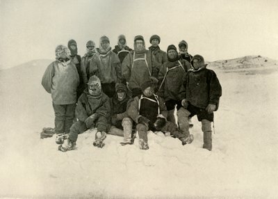 Un gruppo della squadra di terra ai quartieri invernali, c1908, 1909 da Unbekannt