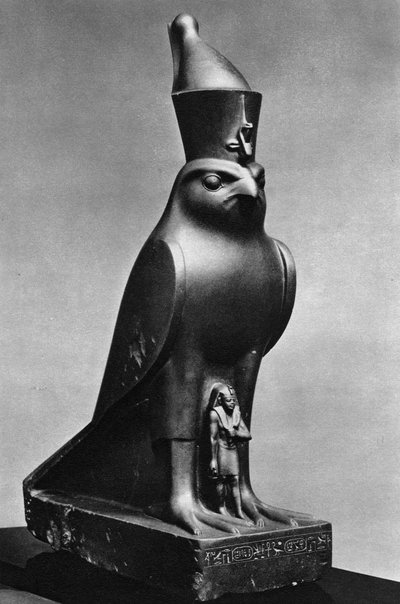 Un falco Horus con il re Nectanebo I 380 a.C.-362 a.C., c370 a.C. 1936 da Unbekannt