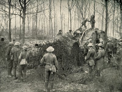 Una nave da guerra che porta sotto camuffamento un cannone navale tedesco da 5,9, 1919 da Unbekannt