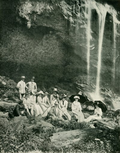 Una festa picnic alle cascate di Maracas, Trinidad, con Sir A. Moloney e gruppo, 1902 da Unbekannt