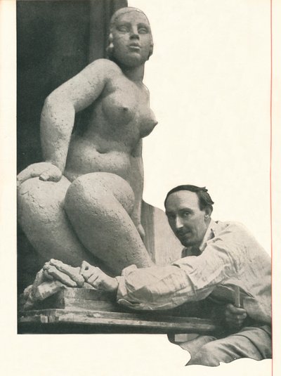 Un cammeo di Frank Dobson Booths ha la magia di Pigmalione. Fa prendere vita anche ad alcune statue da Unbekannt