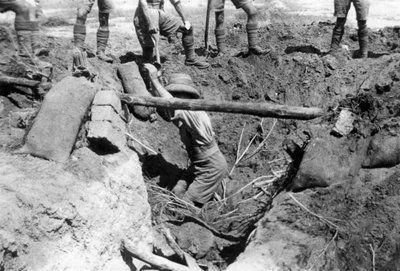 Un rifugio britannico crollato, Mesopotamia, Prima Guerra Mondiale, 1918 da Unbekannt