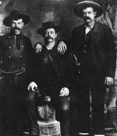 Una fotografia controversa del rapinatore di treni e fuorilegge Sam Bass, c1877-1878 da Unbekannt