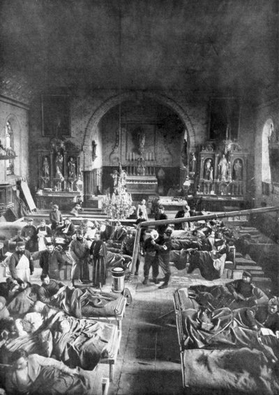 Una stazione di campo al fronte, nella navata di una chiesa rurale, Prima Guerra Mondiale, 1915 da Unbekannt