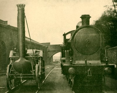 Un modello a grandezza naturale della Rocket di Stephenson accanto a una locomotiva della classe George the Fifth, Londra da Unbekannt
