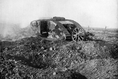 Un carro armato in azione sul fronte occidentale, Somme, Francia, Prima Guerra Mondiale, 1914-1918 da Unbekannt