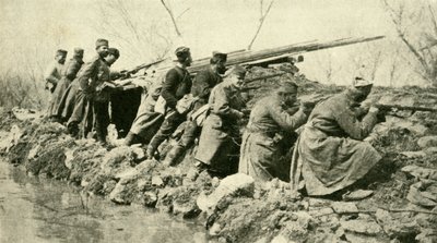Dopo le piogge: fanteria serba... durante le inondazioni, Prima Guerra Mondiale, c1915, c1920 da Unbekannt