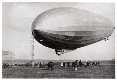 Dirigibile LZ127 Graf Zeppelin ormeggiato a Loewental, Germania da Unbekannt
