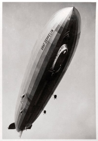 Dirigibile LZ127 Graf Zeppelin, visto dal basso, 1933 da Unbekannt
