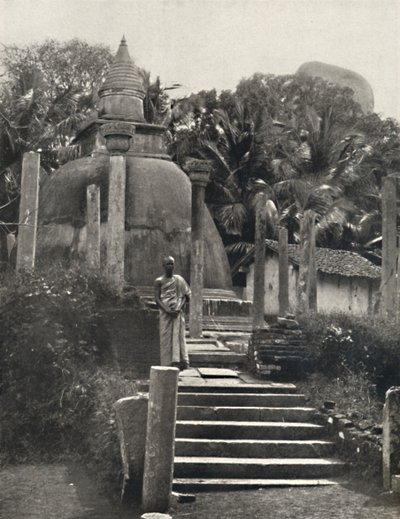 Ambatthala Dagoba a Mihintale, Ruhestatte der Reliquien des Mahinda, costruito nel 275 a.C., 1926 da Unbekannt