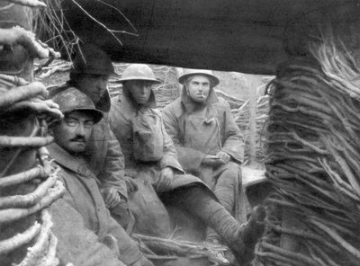 Truppe americane e francesi in una trincea al fronte, 1917-1918 da Unbekannt