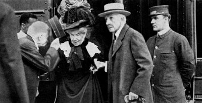 Il magnate americano John D. Rockefeller e sua moglie arrivano a Cleveland, Ohio, 1912 da Unbekannt