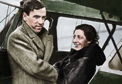 Amy Johnson, aviatrice britannica, in procinto di partire per Città del Capo, 1932 da Unbekannt