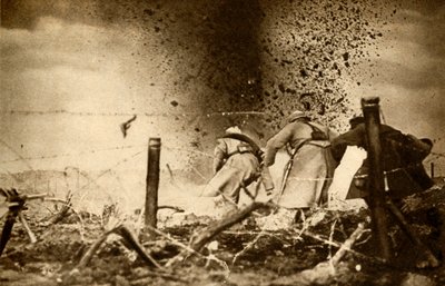 Un proiettile H.E. che esplode, Prima Guerra Mondiale, 1914-1918 da Unbekannt