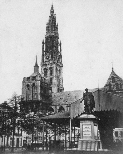 Cattedrale di Anversa e statua dell