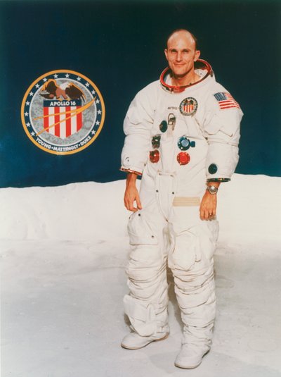 Astronauta di Apollo 16 Thomas Mattingly in tuta spaziale da Unbekannt