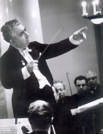 Aram Khachaturian, compositore sovietico-armeno, anni 