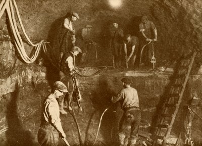 Al lavoro sul nuovo tunnel del Mersey, c1930 da Unbekannt