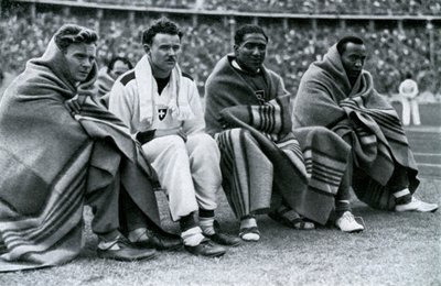 Atleti Frank Wykoff, Paul Hanni, Ralph Metcalfe e Jesse Owens, Olimpiadi di Berlino, 1936 da Unbekannt
