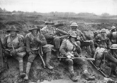 Australia nella Grande Guerra. Uomini non identificati della 5ª Divisione, 1916 da Unbekannt