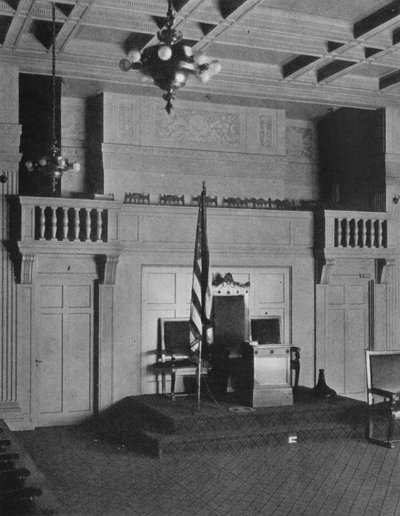 Balcone e palco nella Sala della Loggia del Tempio Massonico, Birmingham, Alabama, 1924 da Unbekannt