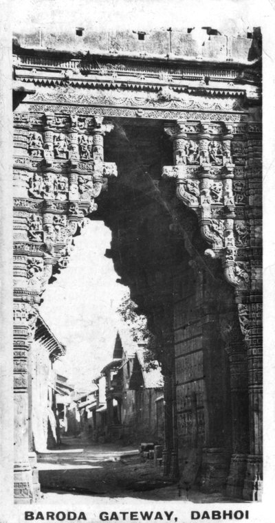 Porta di Baroda, Dabhoi, Gujarat, India, c1925 da Unbekannt