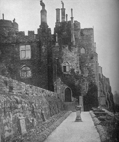 Castello di Berkeley, la residenza del Rt. Hon. Lord Fitzhardinge, c1913 da Unbekannt