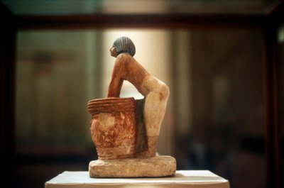 Produzione di birra, modello di tomba egizia da Meketra, IX dinastia, c. 2160 a.C. da Unbekannt