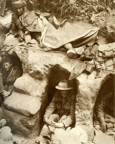 Soldati britannici nelle trincee a Thiepval Wood, Francia, Prima Guerra Mondiale, 1916, 1935 da Unbekannt