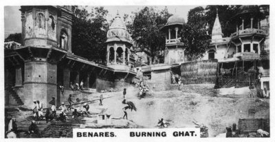 Ghat in fiamme, Benares, India, c1925 da Unbekannt