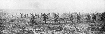 Truppe canadesi nella terra di nessuno, Vimy, Francia, Prima Guerra Mondiale, 9 aprile 1917 da Unbekannt