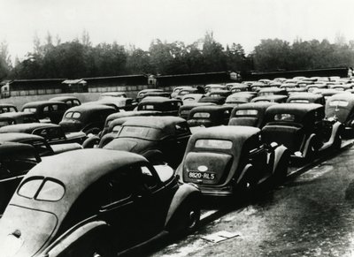 Auto confiscate dagli occupanti tedeschi, Vincennes, Parigi da Unbekannt