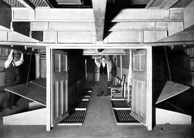 Camere per la fornitura di aria fresca sotto la Camera dei Comuni, Westminster, Londra, c1905 da Unbekannt