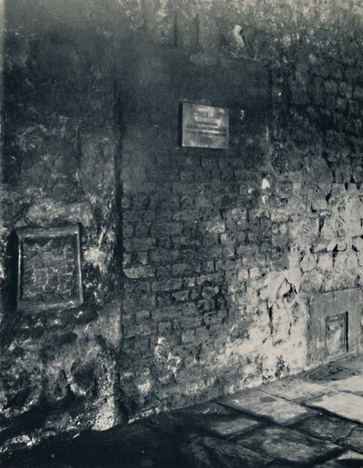 Certosa. Sportello del cibo e ingresso della cella di un monaco, nel chiostro, 1925 da Unbekannt