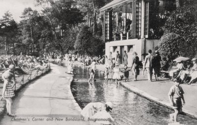 Angolo dei bambini e nuovo padiglione della banda, Bournemouth, Dorset, anni 1920 da Unbekannt