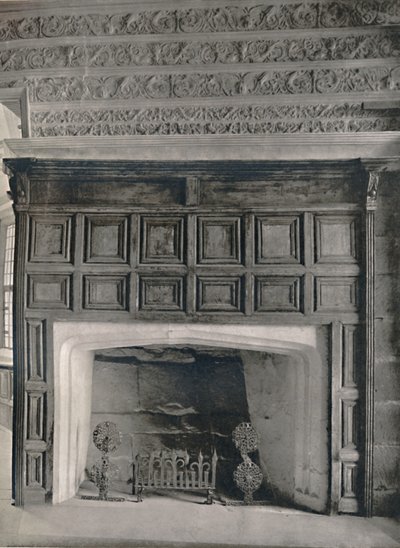 Camino nella sala da pranzo, Haddon Hall, Derbyshire, 1927 da Unbekannt