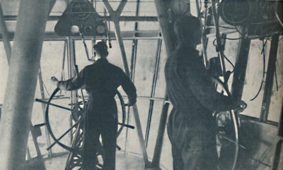Comfort per i passeggeri e la cabina di un meraviglioso controllo centrale, c1935 da Unbekannt
