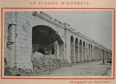 Comune di Parigi (1871): vista del viadotto di Auteuil a Parigi nel maggio 1871. Fotografia di Pierre Pepetit da Unbekannt