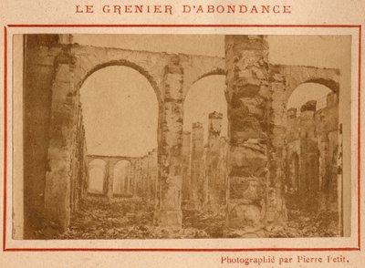 Comune di Parigi (1871): vista delle rovine del Grenier d