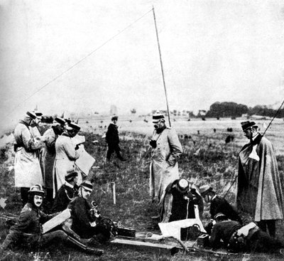 Compagnia di esploratori tedeschi che ricevono istruzioni telefoniche, Prima Guerra Mondiale, 1914 da Unbekannt