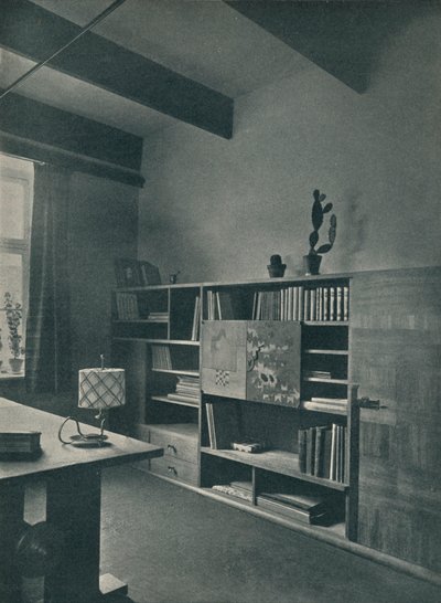 Angolo di una biblioteca progettata da Hans Hartl da Unbekannt