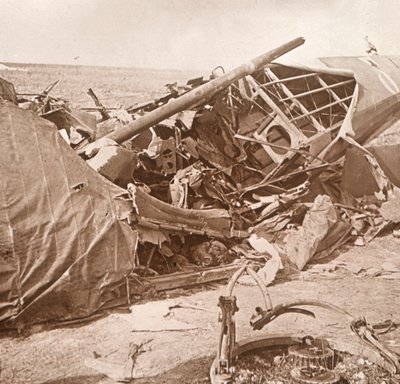 Aereo precipitato, Sainte-Marie-à-Py, Francia settentrionale, c1914-c1918 da Unbekannt