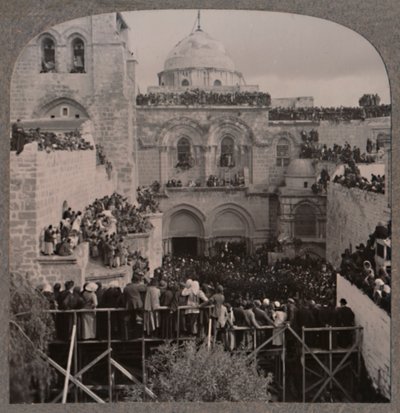 Folle che riempiono ogni nicchia della Chiesa del Santo Sepolcro, c1900 da Unbekannt