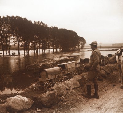 Veicoli danneggiati, Mosa, Francia settentrionale, c1914-c1918 da Unbekannt