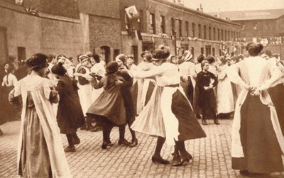 Danza celebra la fine della guerra, 1918 da Unbekannt