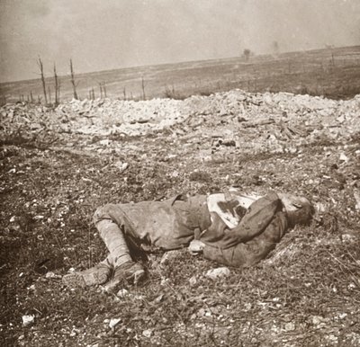 Soldato tedesco morto, Verdun, Francia settentrionale, c1914-c1918 da Unbekannt