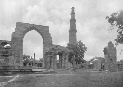Delhi - Vista generale della moschea di Kutub e rovine, c. 1910 da Unbekannt
