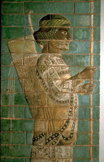 (dettaglio) di un rilievo che mostra un arciere della Guardia Reale Persiana, Palazzo di Dario I, Susa da Unbekannt