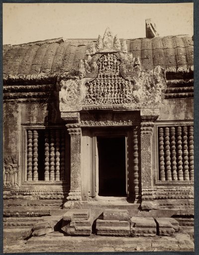 Portale attraverso un recinto interno, Angkor Wat, Cambogia, c. 1880 da Unbekannt